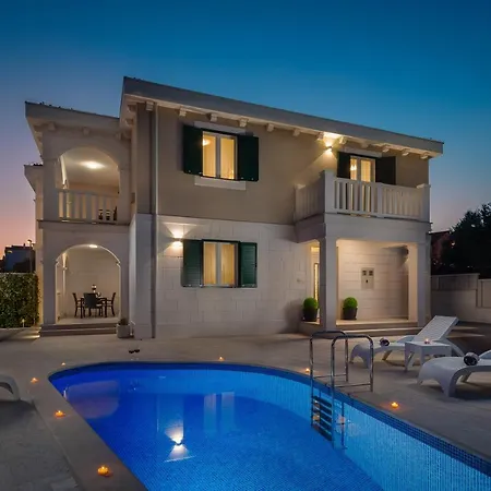 Villa Kami - 4 Stars Villa, Heated Pool