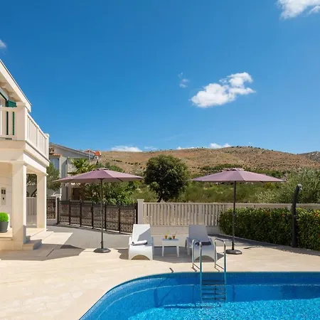 Kami - 4 Stars Villa, Heated Pool *