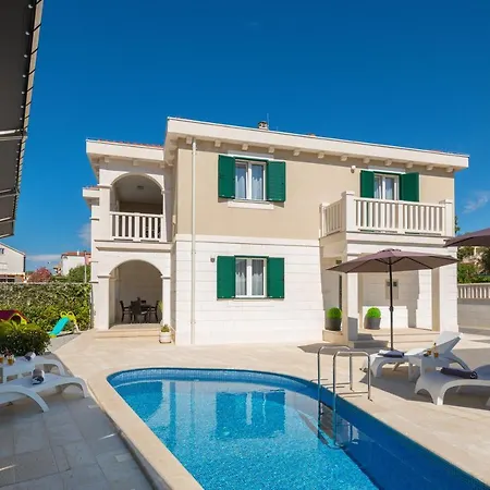 Вилла Kami - 4 Stars Villa, Heated Pool