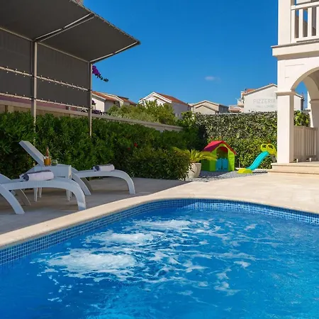 Вилла Kami - 4 Stars Villa, Heated Pool *