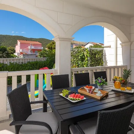 Kami - 4 Stars Villa, Heated Pool *