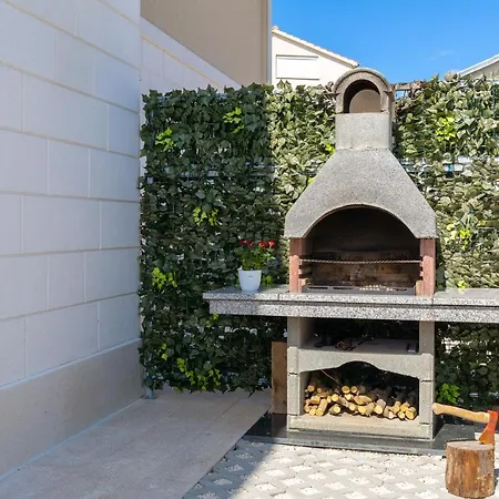 Вилла Kami - 4 Stars Villa, Heated Pool Примоштен