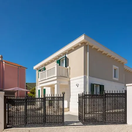 Вилла Kami - 4 Stars Villa, Heated Pool