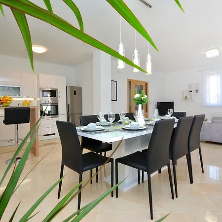 Kami - 4 Stars Villa, Heated Pool *