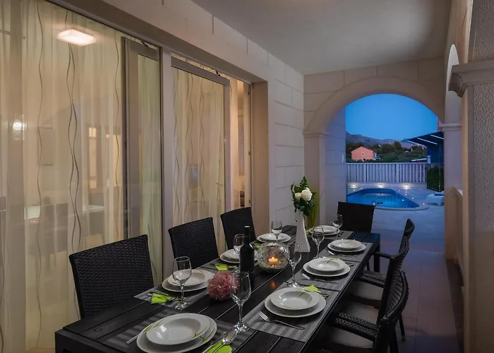 Kami - 4 Stars Villa, Heated Pool Willa *