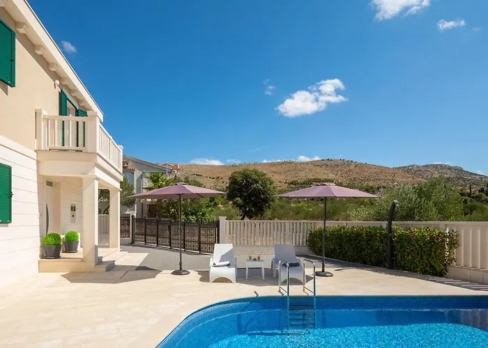 Kami - 4 Stars Villa, Heated Pool *