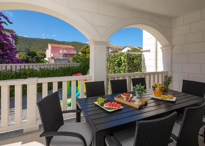 Kami - 4 Stars Villa, Heated Pool *