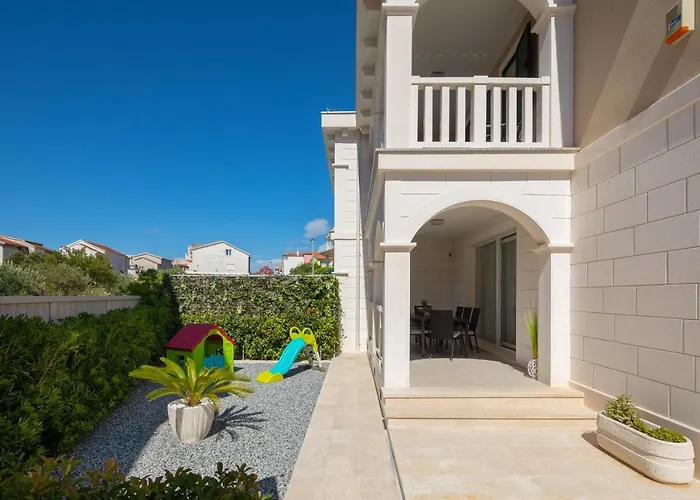 Kami - 4 Stars Villa, Heated Pool Villa *