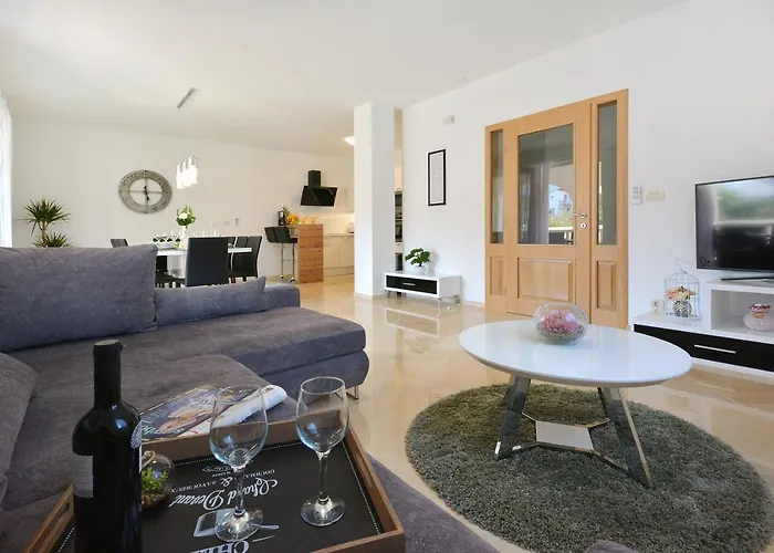 Kami - 4 Stars Villa, Heated Pool *